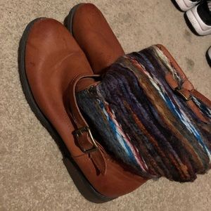 Cognac short riding boots with thread